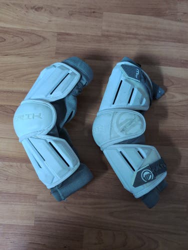 Maverik Max Arm Guard