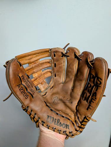 Wilson RH A2205 Pro Staff Baseball Glove