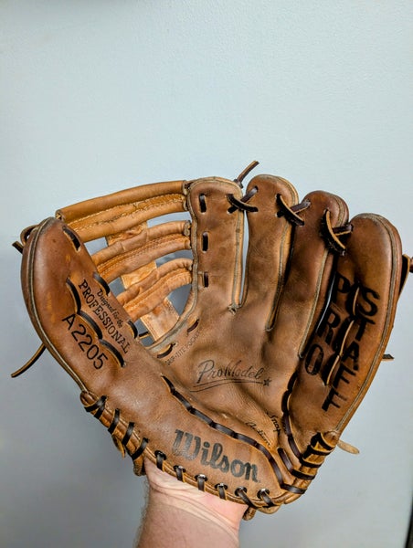 Wilson RH A2205 Pro Staff Baseball Glove