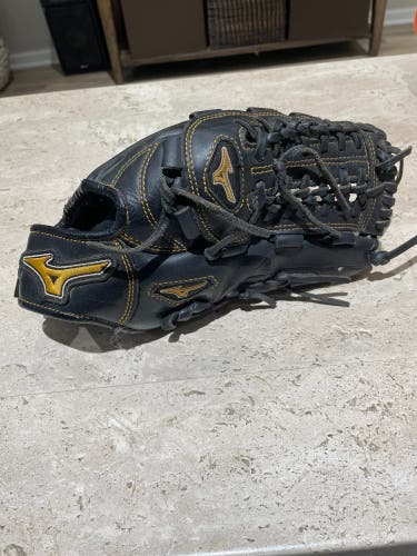 Mizuno MVP RH Outfield Baseball Glove 11.5" (Used)