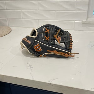 Wilson A550 RH Baseball Glove 11.5" (Used)