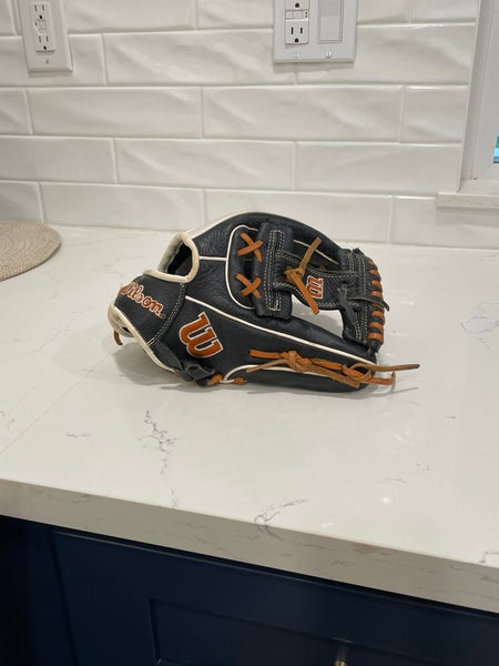Wilson A550 RH Baseball Glove 11.5" (Used)