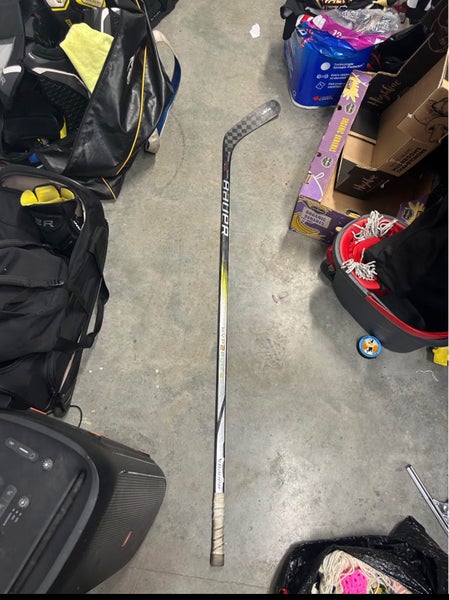 Senior Bauer Vapor Hyperlite 2 Right Handed Hockey Stick P90TM (Used)