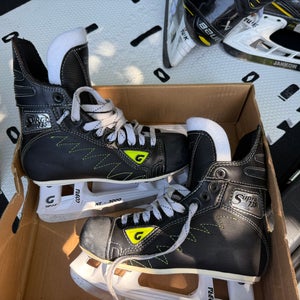 Graf Supra 735 Hockey Skates Wide Width Size 4 (New)