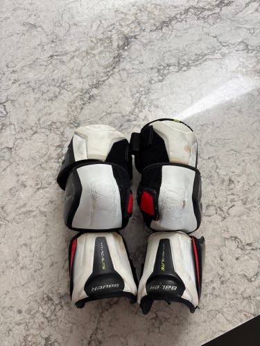 Senior Medium Bauer Vapor Hyperlite Elbow Pads (Used)