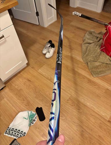 Senior Bauer Vapor FlyLite Right Handed Hockey Stick P92 (Used)