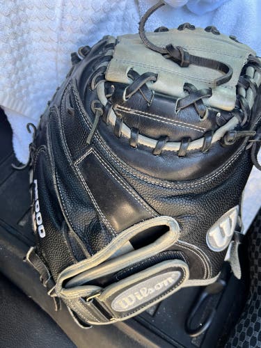 Wilson A2000 RH Catcher's Baseball Glove 34" (Used)