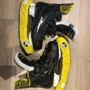Bauer Hockey Skates Regular Width Size 5.5 (New)