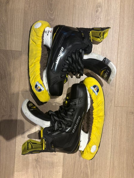 Bauer Hockey Skates Regular Width Size 5.5 (New)