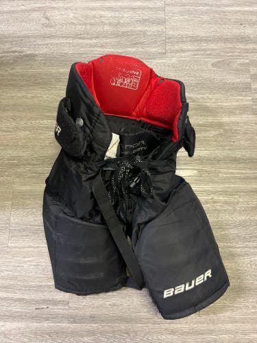 Junior Small Bauer VAPOR VELOCITY Hockey Pants (Used)