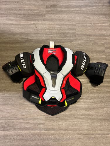 Senior Large Bauer Vapor Hyperlite Shoulder Pads (Used)