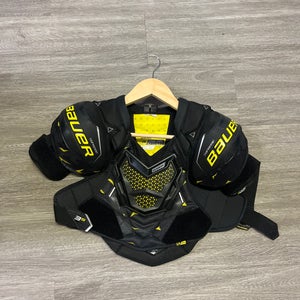 Junior Medium Bauer Supreme 3S Shoulder Pads  (Used)