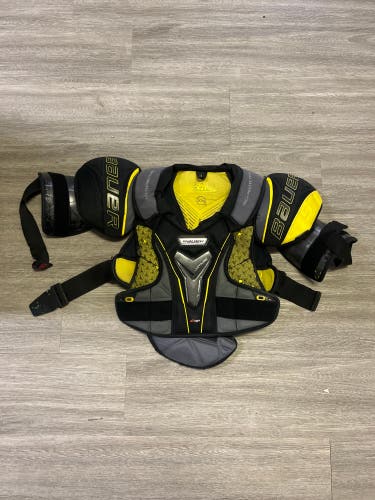 Senior Medium Bauer Supreme 1S Shoulder Pads  (Used)