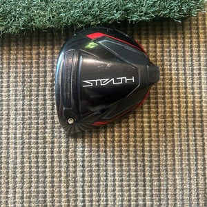 Men's 2022 Stealth TaylorMade Left Hand Driver 10.5 Loft (Used)