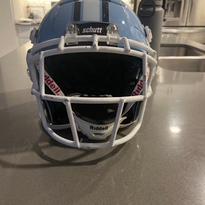 Large Youth Schutt F7 Helmet (Used)