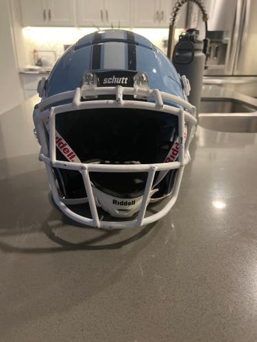 Large Youth Schutt F7 Helmet (Used)