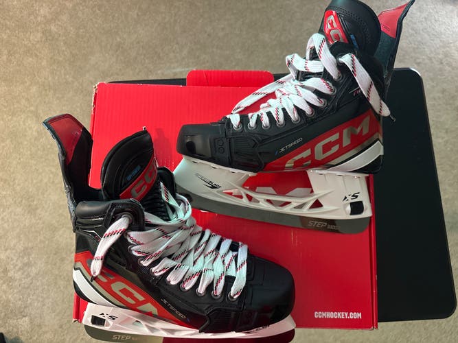 New Senior CCM size 7.5 Reg width JetSpeed FT6 Pro Hockey Skates