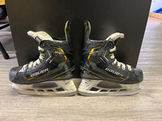 Bauer Supreme M5 Pro Hockey Skates Regular Width 12.5 (Used)