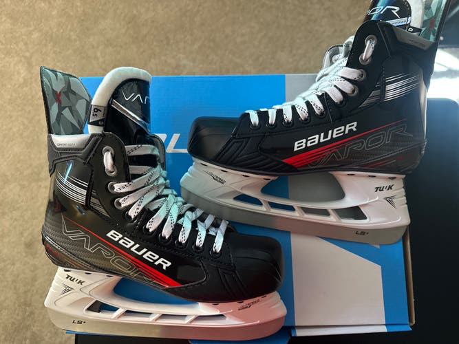 2024 Bauer Vapor X Select Hockey Skates Regular Width 6.5 (New)