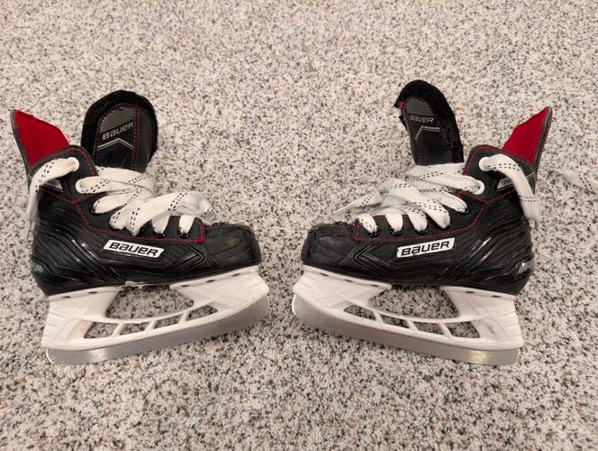 Bauer Hockey Skates 11 (Used)