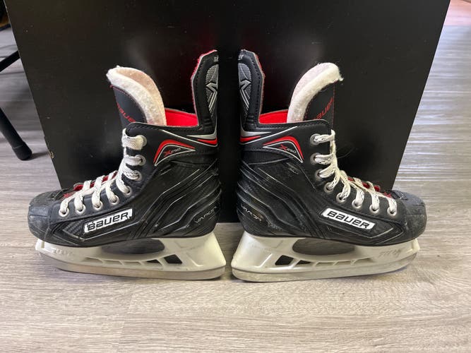 Bauer Hockey Skates Regular Width Size 1 (Used)
