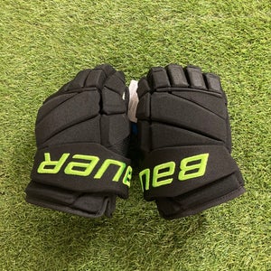 Black Senior Bauer Vapor Hyperlite Gloves 14" Pro Stock (New)
