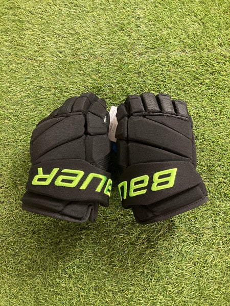 Black Senior Bauer Vapor Hyperlite Gloves 14" Pro Stock (New)