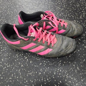 Used Adidas Soccer Cleats Black And Pink Junior 06 11849-S000031187