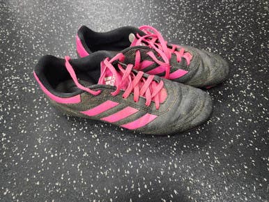 Used Adidas Soccer Cleats Black And Pink Junior 06 11849-S000031187