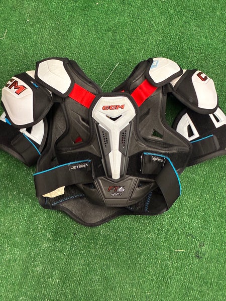 Small Senior CCM FT6 Pro Shoulder Pads (Used)