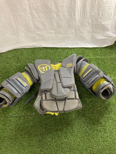 Senior Medium Warrior Ritual Pro Goalie Chest Protector (Used)