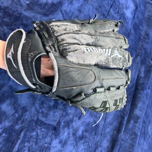 Black Mizuno Blackout RH Outfield Softball Glove 13" (Used)