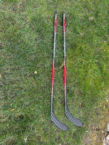 Junior Bauer Vapor FlyLite Left Hand Hockey Stick P28 Pro Stock (Used)