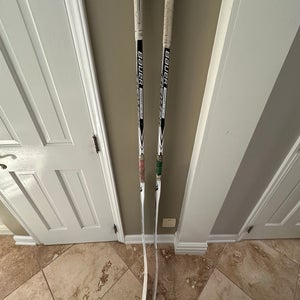 Intermediate Bauer Full Right Goalie Stick 24" Paddle (Used)