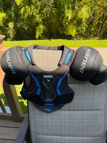 Small Junior Bauer Vapor Shoulder Pads (New)