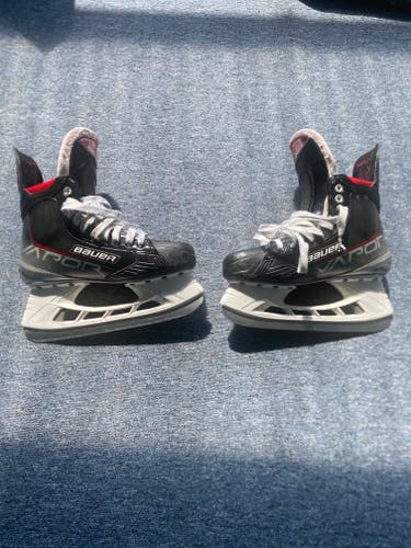 BARELY USED Bauer Vapor 3X Hockey Skates 8 FIT 1