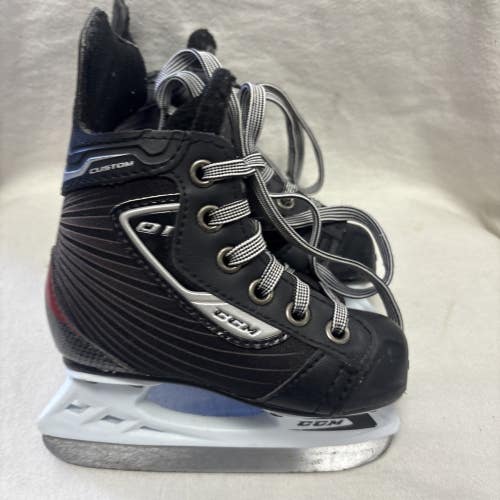 Youth Junior Size 8 CCM 01 Ice Hockey Skates