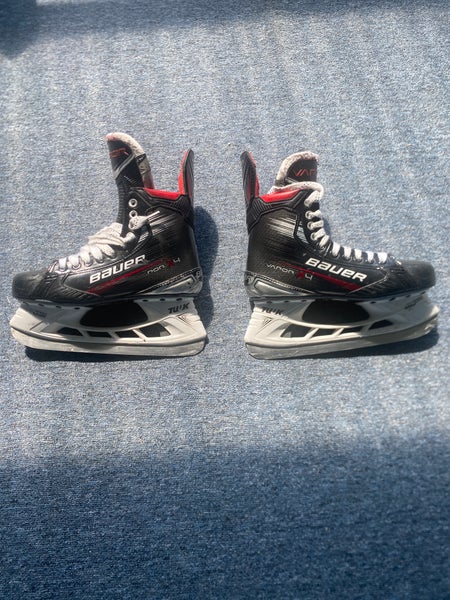 Bauer Vapor X4 Hockey Skates 7.5 (Used)