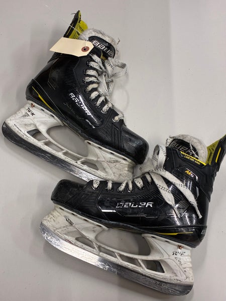Youth Bauer Supreme M4 Hockey Skates Regular Width 11 (Used)