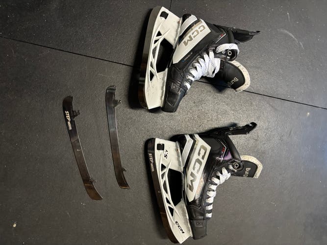 (Lightly Used) 2024 CCM JetSpeed FT6 Pro Stock Custom Hockey Skates Narrow Width Pro Stock 8.25