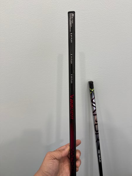 Junior Bauer Hyperlite 2 Right Handed Hockey Stick P92 (New)