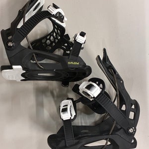 Kid's Small Flow Micron Snowboard Bindings (Used)