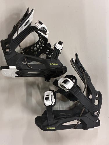 Kid's Small Flow Micron Snowboard Bindings (Used)