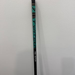 Junior Bauer Twitch Left Hand Hockey Stick P28 (New)