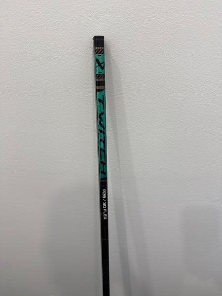 Junior Bauer Twitch Left Hand Hockey Stick P28 (New)