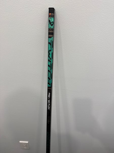 Junior Bauer Twitch Right Handed Hockey Stick P92 (New)
