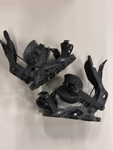 One Size Fits All Flow Nx2 Snowboard Bindings (Used)
