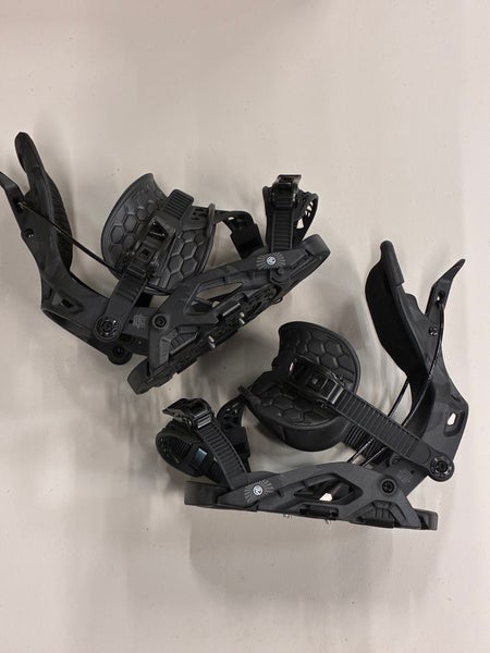 One Size Fits All Flow Nx2 Snowboard Bindings (Used)