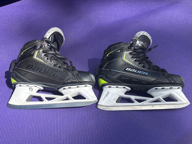 2024 Bauer Elite Hockey Goalie Skates Regular Width 7.5 (Used)