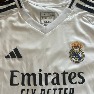 White Medium Women's Adidas Jersey (New)